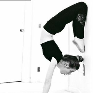 Fabletes Black Rose Pattern Lace Leggings